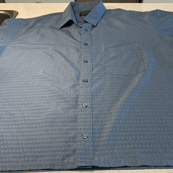 Men’s casual/ dress button down short sleeve shirt - Picture 6 of 10